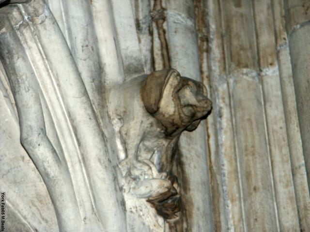 PICT5443-Chapter_House_stone_feature