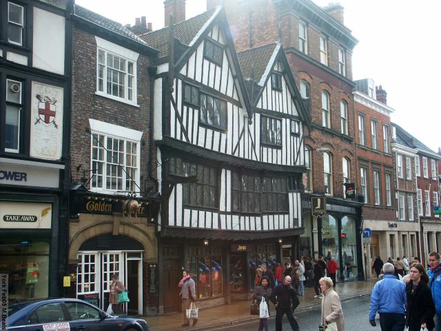 PICT5467-Half_timbered_hose